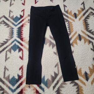 Lululemon Size 4 Black Cropped Leggings